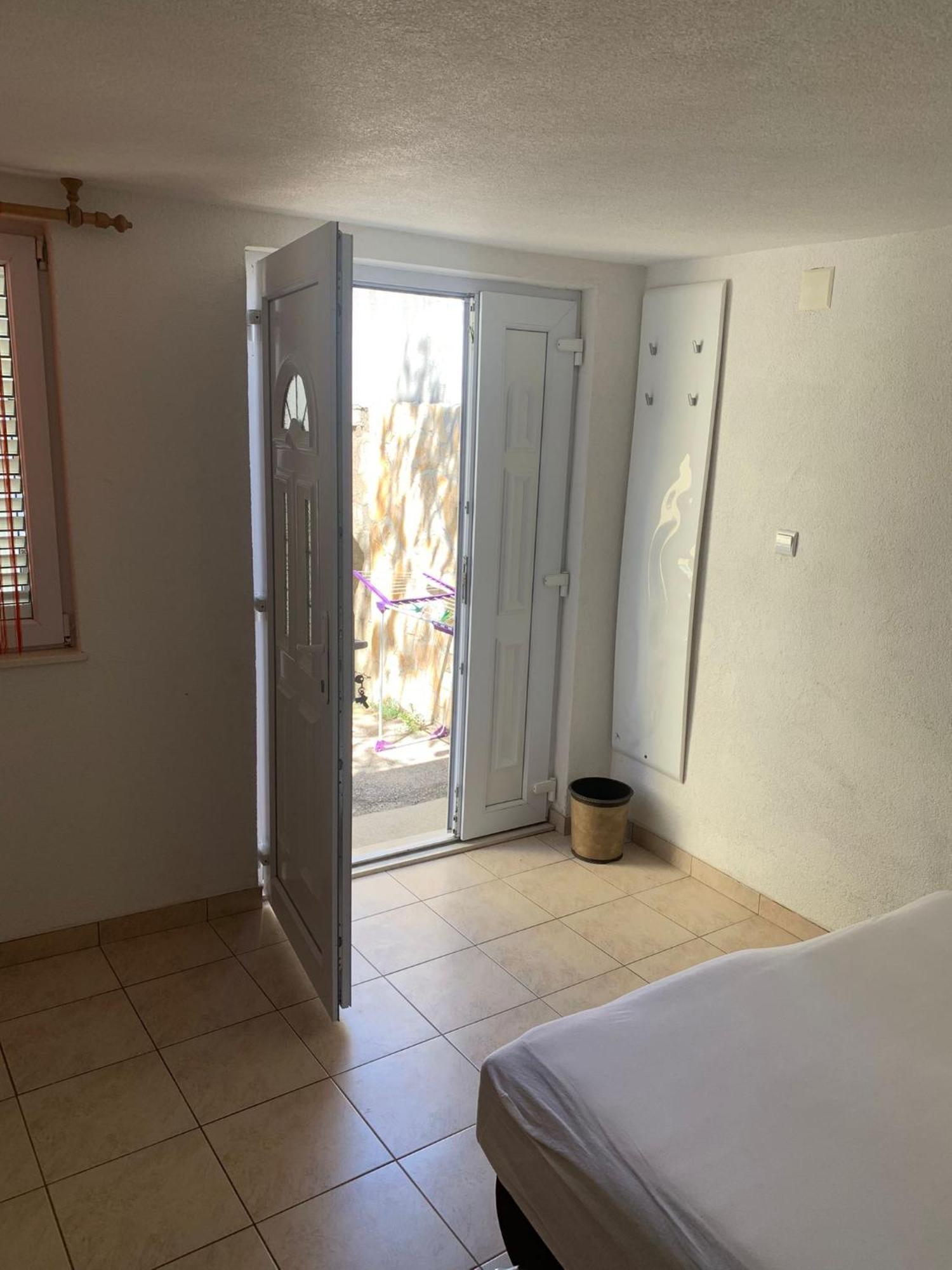 Apartments Petrovic ロゴズニッツァ 部屋 写真